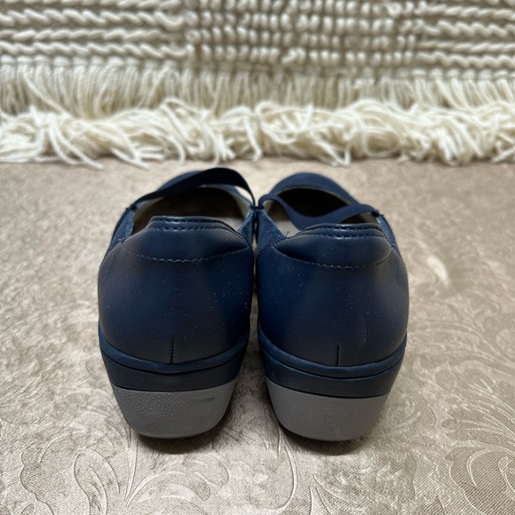 Vionic Navy Wedge Shoes - Picture 3 of 8